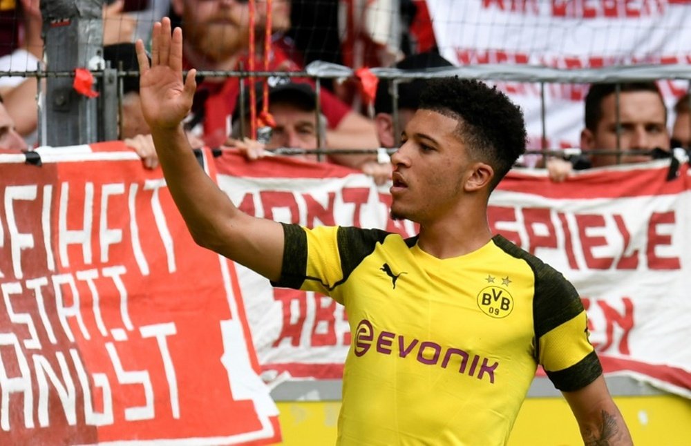 El Borussia no dirá adiós a Jadon Sancho a menos que deje más de 130 millones en Dortmund. AFP