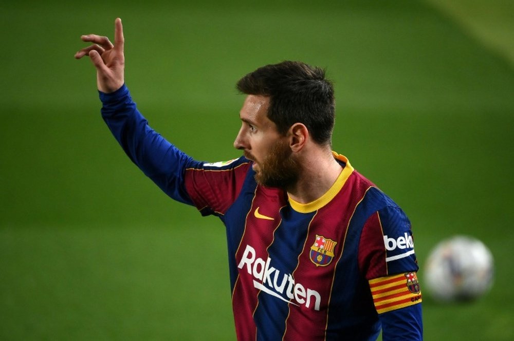 Le père de Messi à Barcelone avec Laporta. AFP