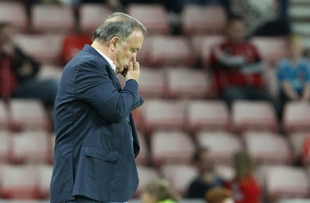Sunderlands Dutch manager Dick Advocaat gestures during an English League Cup second round football match at the Stadium of Light in Sunderland, England on August 25, 2015