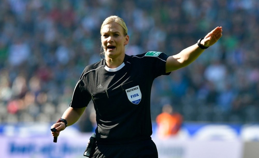 Steinhaus becomes first female ref. AFP