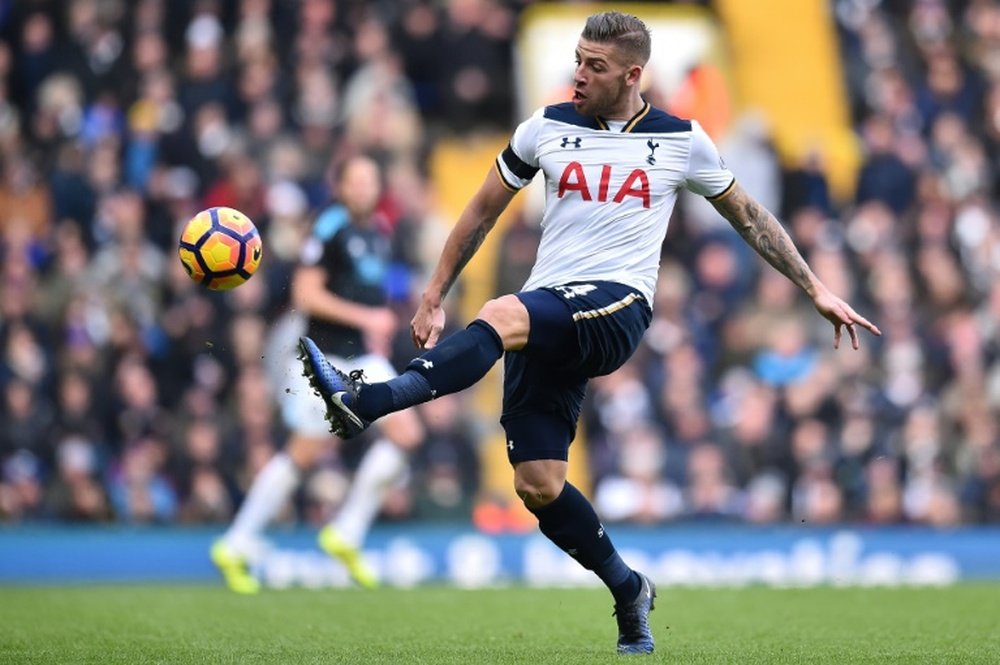 Alderweireld renovará con el Tottenham. AFP