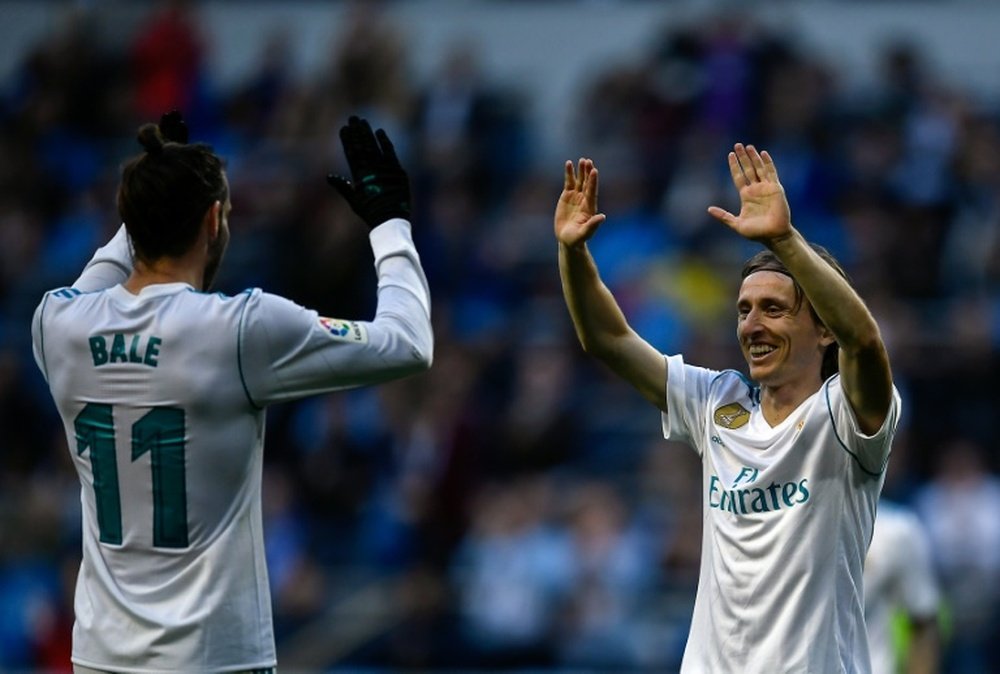 Modric saluta Gareth Bale. AFP