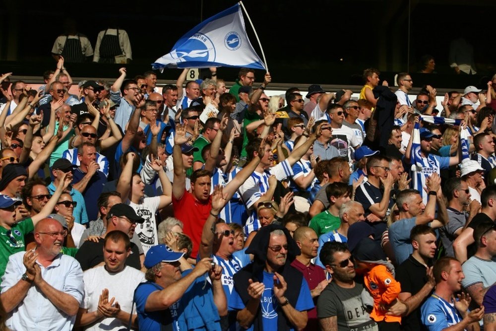 El Brighton ha pedido a los hinchas que no luzcan sus colores por seguridad. AFP