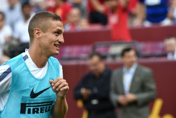 Ex-Manchester United player Vidic released by Inter Milan