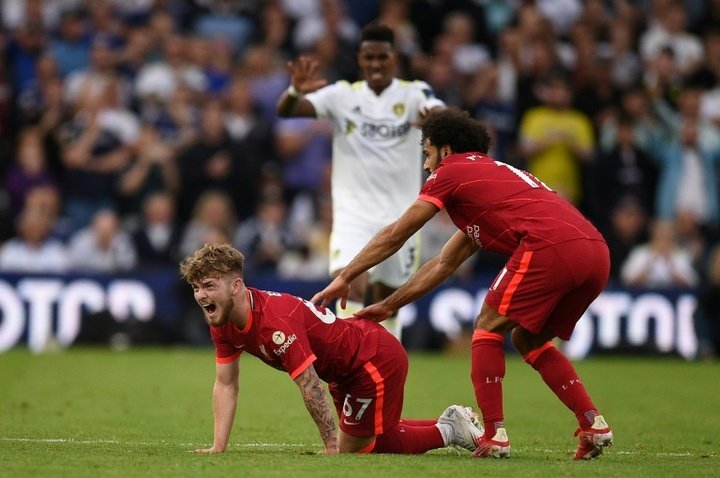 Boas notícias ao Liverpool: Elliott recebe alta do hospital