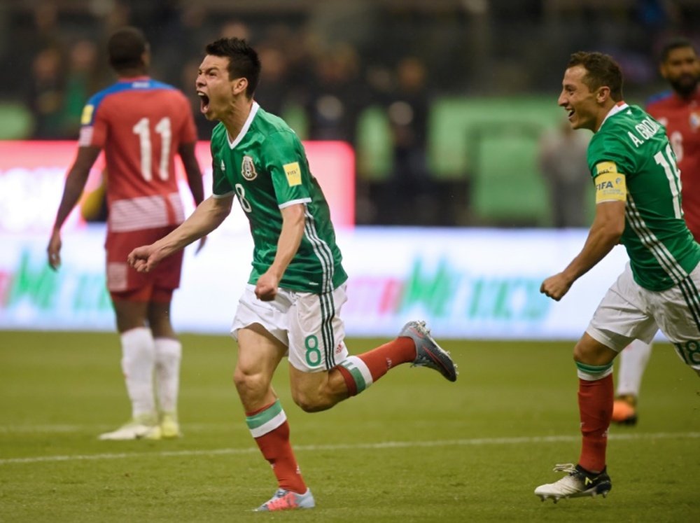 Hirving hizo reaccionar a México tras el 0-1. AFP
