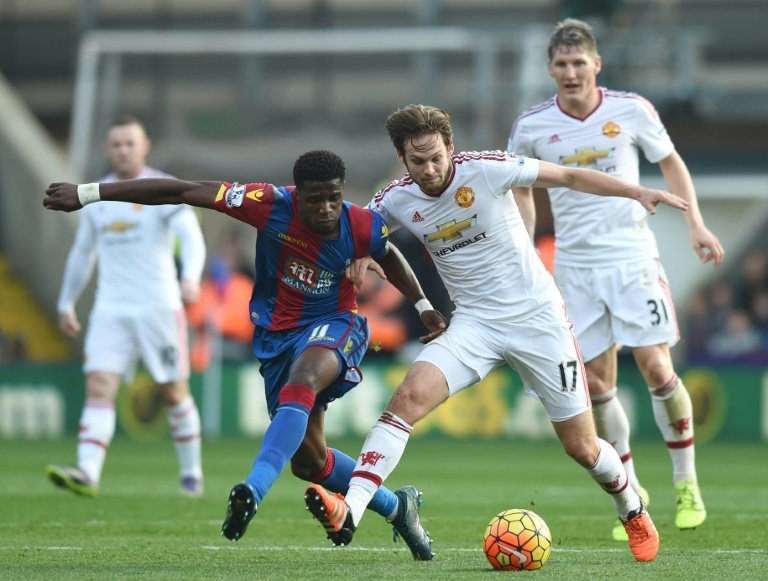 El United quiere la cuarta plaza y el Arsenal, la tercera; hay derbi en Merseyside