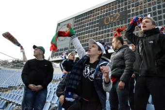 El Dinamo Moscú-Krasnodar abrirá la veda en la máxima categoría del fútbol ruso en plena polémica por la integración de 2 equipos de Crimea -Rubin Yalta y FC Sevastopol- en la Cuarta División. Ucrania le pidió a UEFA y FIFA que castiguen al país.