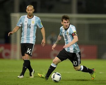 Mascherano habló de la figura de Messi. AFP