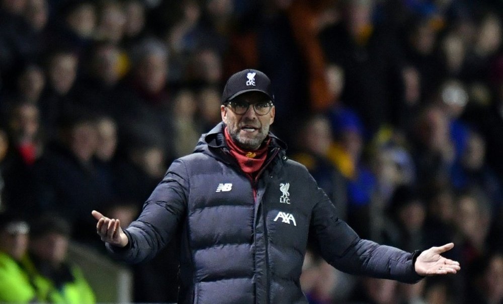 O técnico do Liverpool, Jürgen Klopp, ameniza o momento negativo. AFP