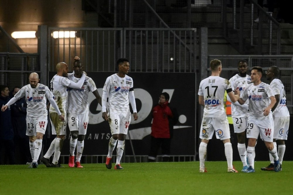 La Ligue 1 tendrá 20 equipos; Amiens y Toulouse, descendidos. AFP