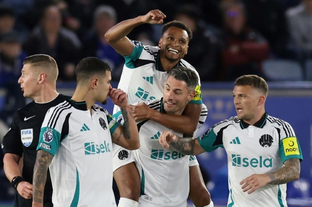 Jacob Murphy indagó en el dolor del Leicester City. AFP