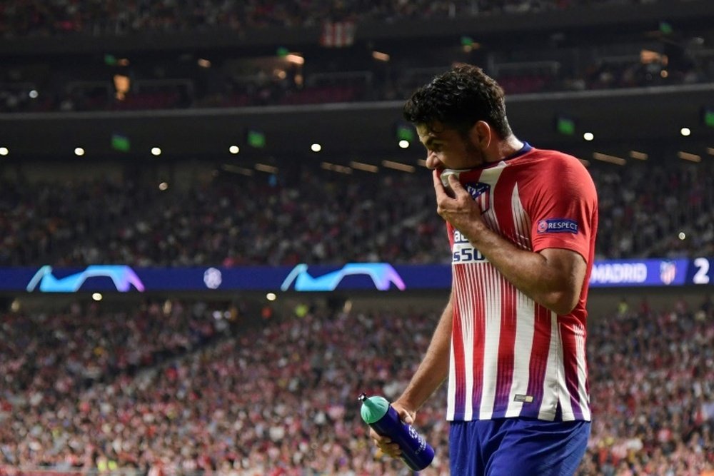 Diego Costa se retiró lesionado en el pasado partido contra el Brujas. AFP