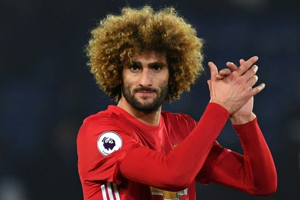 Fellaini tendrá un contrato mejor en el United. AFP