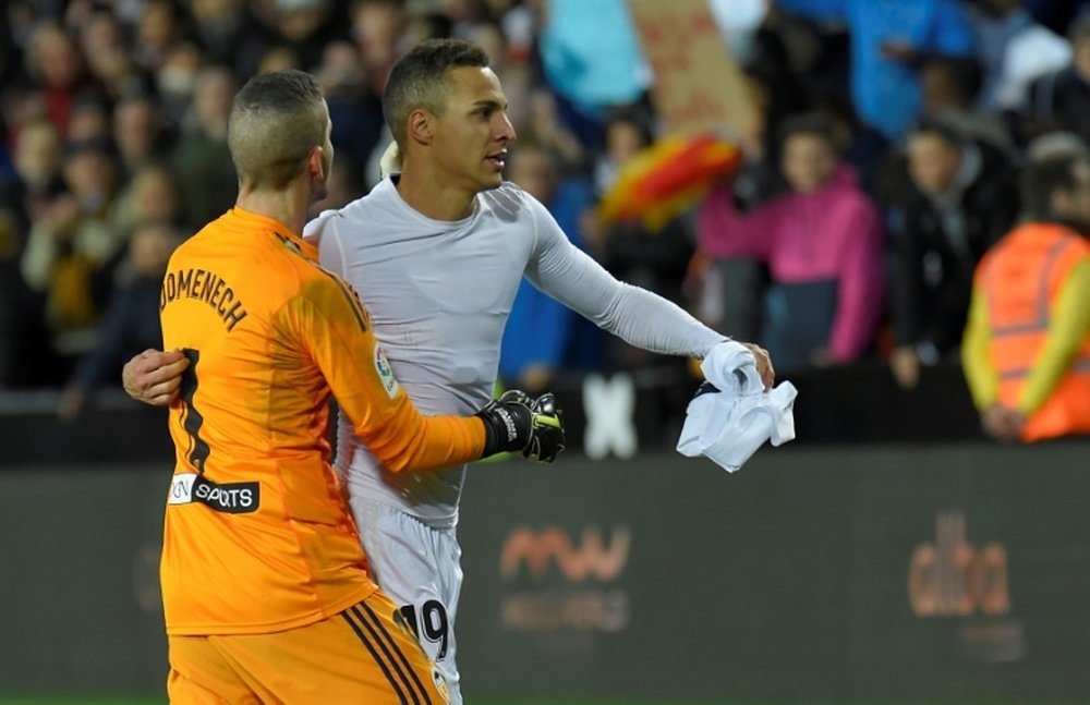 Rodrigo firmó los tres goles del Valencia. EFE