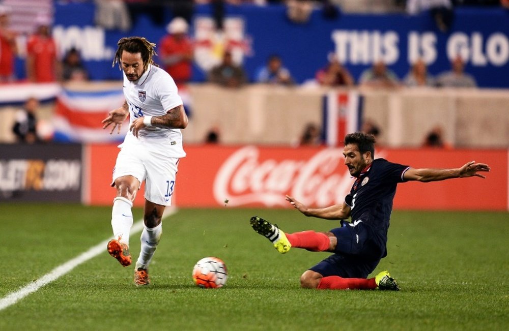 US midfielder Jermaine Jones (L) vies for the ball with Costa Ricas midfielder Celso Borges during their international friendly match at the Red Bull Arena in Harrison, New Jersey, on October 13, 2015