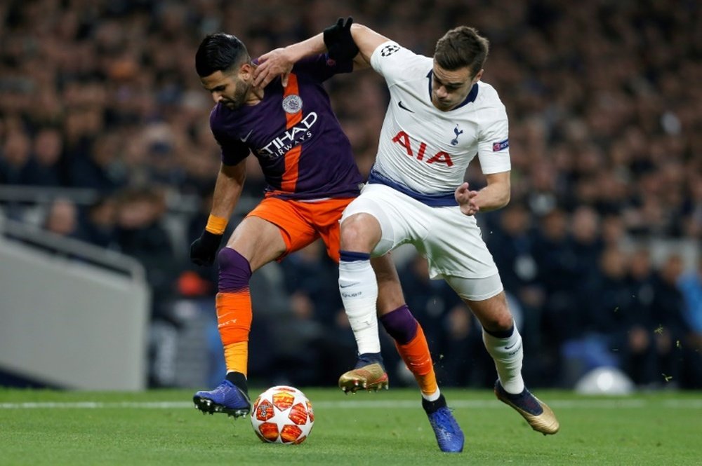 Harry Winks interesa a United y City. AFP