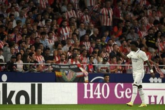 O Atlético de Madrid pode ser punido por LaLiga devido aos insultos racistas a Vinicius. AFP