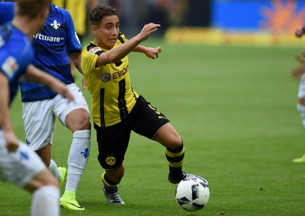 Emre Mor se quedará en el Borussia de Dortmund. AFP