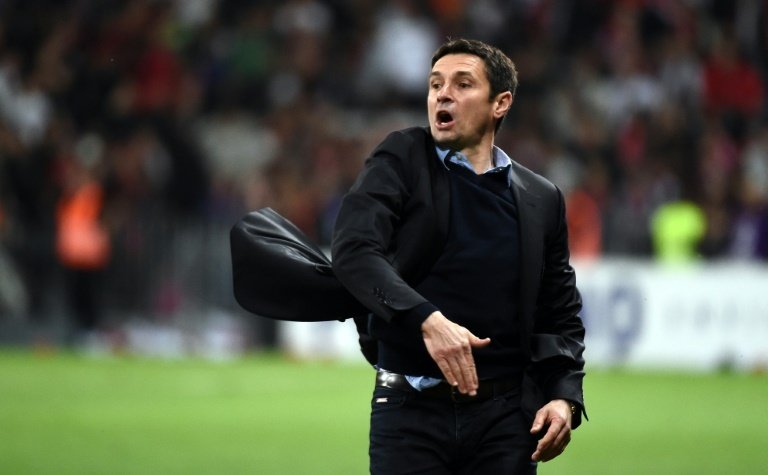 Remi Garde será hoy nuevo entrenador del Aston Villa