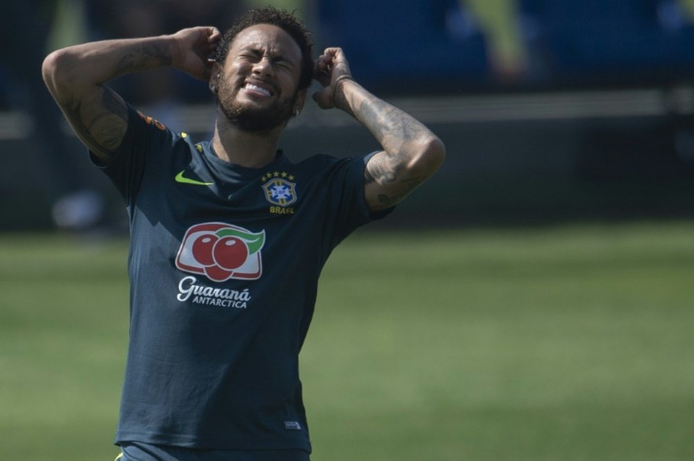 Neymar poderá ficar fora da Copa América. AFP