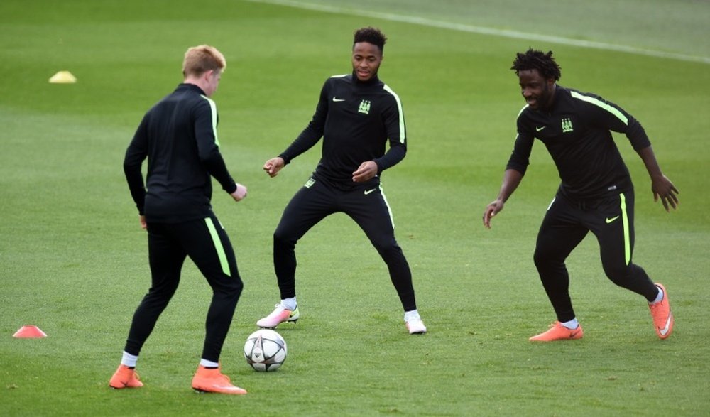 Manchester City's Kevin De Bruyne, Raheem Sterling and Wilfried Bony during training. BeSoccer