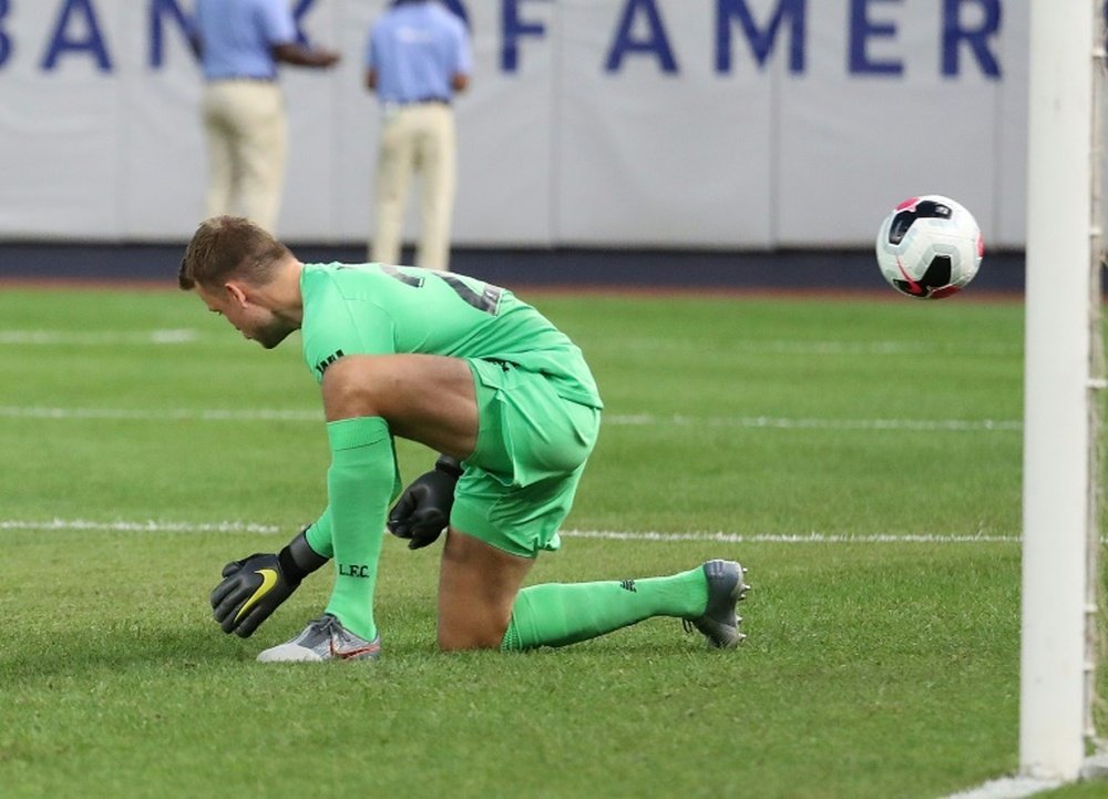 Mignolet se ha caído por lesión de la Eurocopa. AFP/Archivo