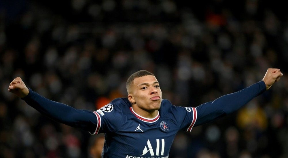 How Mbappe's father turned down Barcelona is revealed. EFE