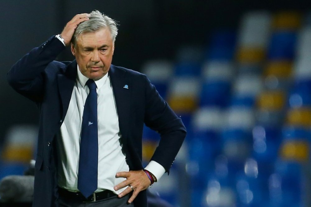 Ancelotti não é mais o técnico do Napoli. AFP
