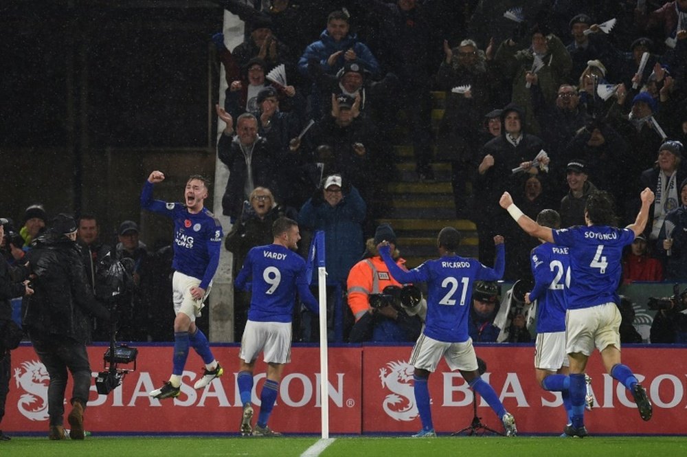 A zaga impecável do Leicester chama atenção de Pep Guardiola. AFP
