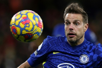 Barcelona are offering Azpilicueta a longer contract than Chelsea. AFP
