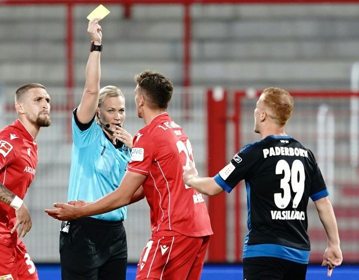 Iran don't show Bayern v Dortmund as it was refereed by woman