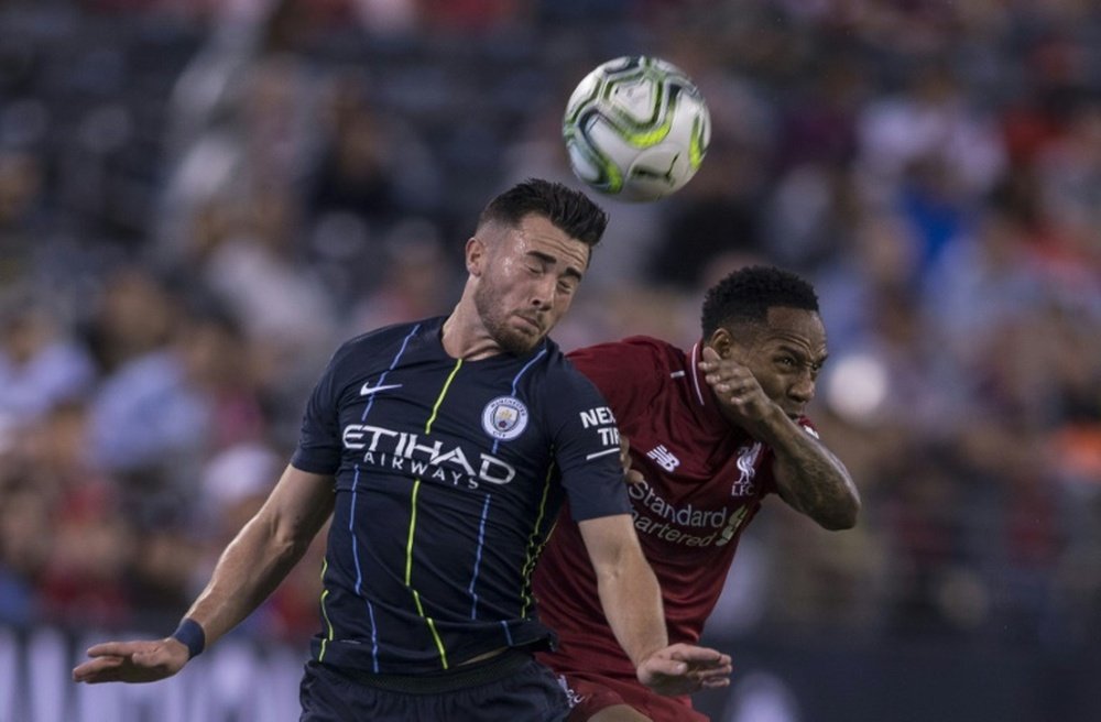 Jack Harrison, propiedad del City, se quedará en el Leeds United. AFP