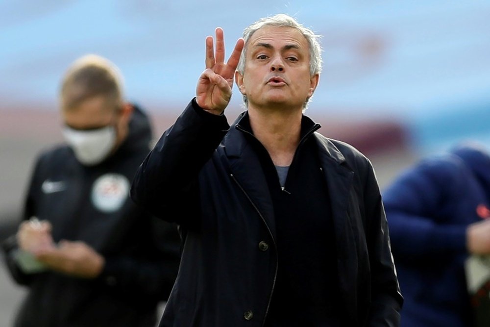 Mourinho rebate críticas sobre seu estilo de jogo. AFP