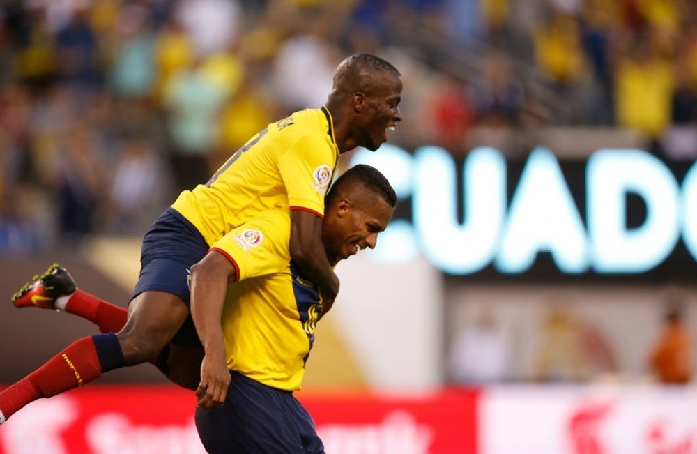 Ecuadors Antonio Valencia (R) celebrates with teammate Enner Valencia after scoring against Haiti during their Copa America Centenario Group B match, in East Rutherford, New Jersey, on June 12, 2016