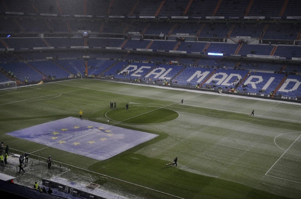 The gesture by Real Madrid to donate one million euros to help support projects for refugees in Spain is one of many by the world of sport in recent days to react to the European wide crisis