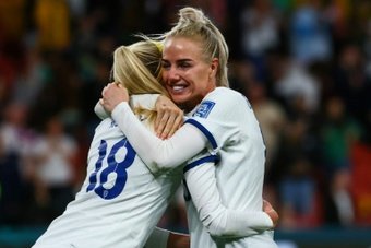 La Selección de Inglaterra, la vigente campeona de Europa, ya está en los cuartos de final del Mundial Femenino 2023, después de superar en los penaltis a Nigeria en un partido que vio la absurda roja de Lauren James, autoexpulsada.