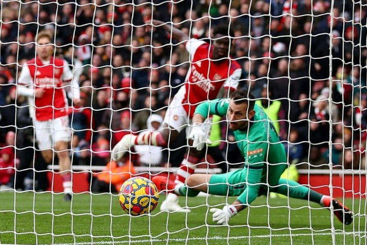 Six of the best for Man City as Arsenal, Spurs cruise