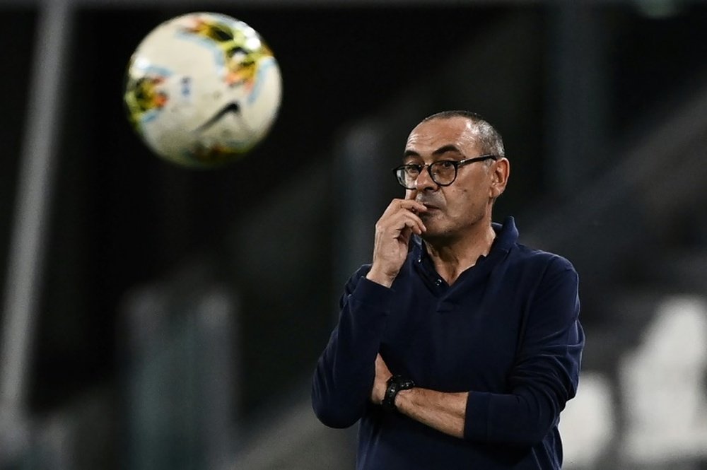 Sarri sigue vinculado a la Juventus. AFP