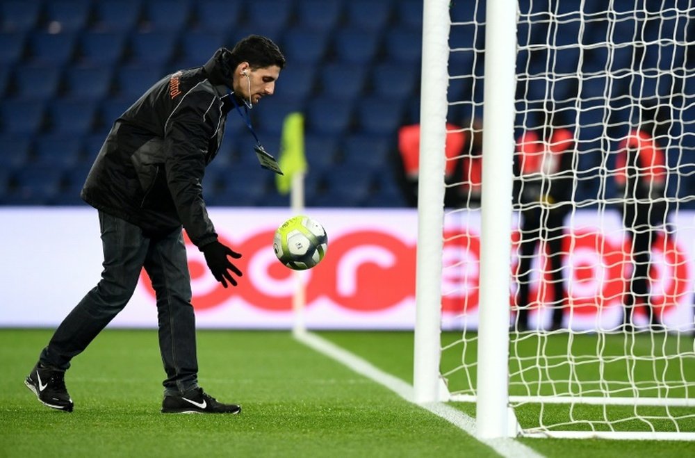 France 'suspend' goal-line technology after mishaps. AFP
