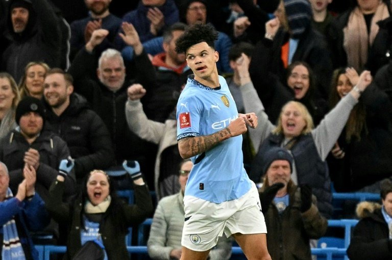 City sobrevive a susto na FA Cup, com O'Reilly decisivo contra o Plymouth