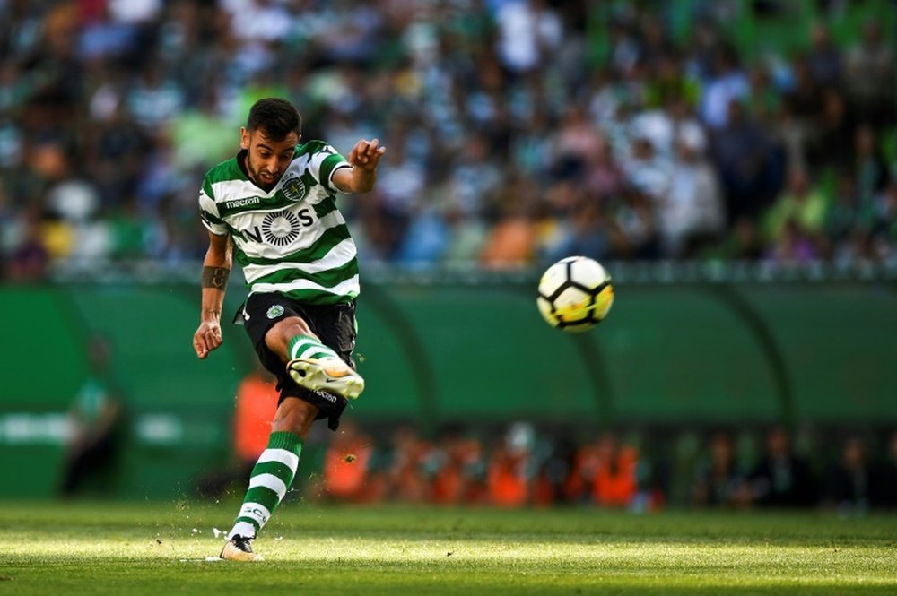 Manchester United tornou oficial a chegada do meia português Bruno Fernandes. AFP