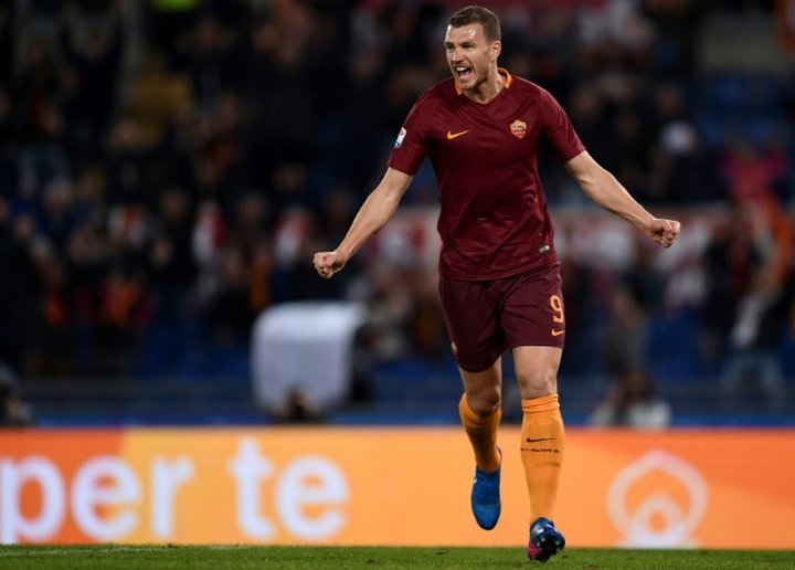 Dzeko strikes as Roma reclaim second spot