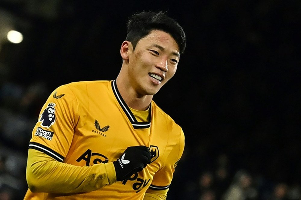Hwang Hee-Chan firmó la 5ª victoria de la temporada para los Wolves. AFP