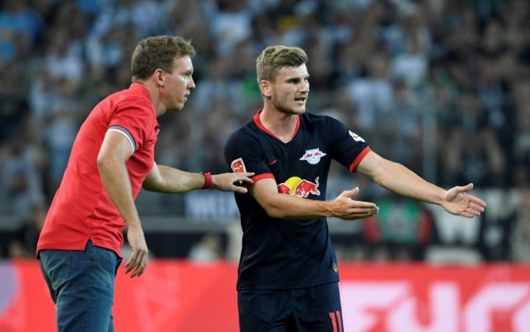 Timo Werner (R) does not want to sign for Bayern. AFP