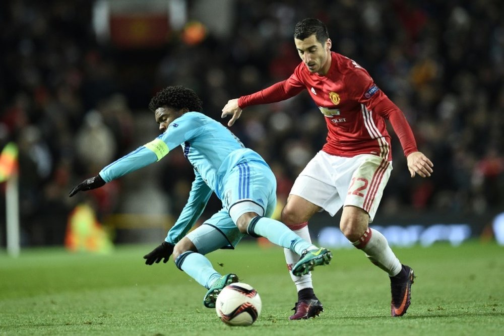 Dutch defender Miquel Nelom up against Manchester United in 2016. AFP