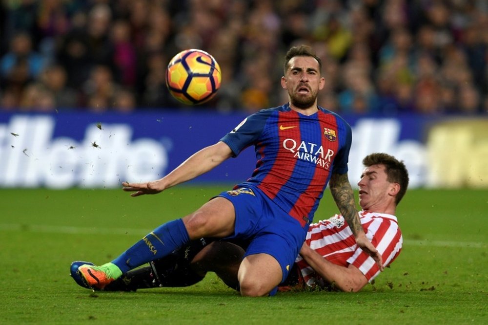 Paco Alcácer sopesaría la opción de salir del Barça. AFP