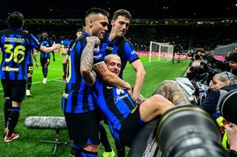Inter Milan took another step towards the Serie A title on Monday with a straightforward 2-0 win over struggling Empoli which maintained their 14-point lead at the top of the league.