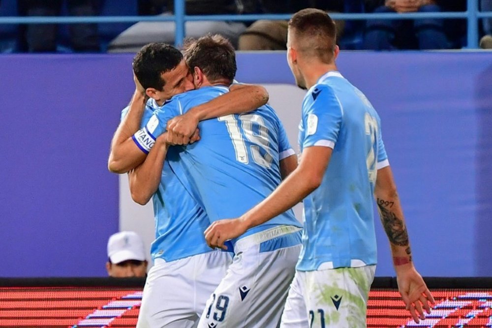 Jogadores da Lazio comemoram gol contra a Juventus. AFP
