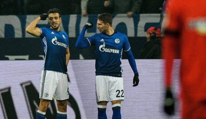 Bundesliga round-up: Pjaca fires Schalke to victory